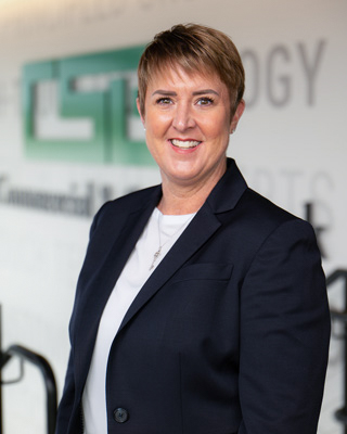 Robyn McClintock headshot